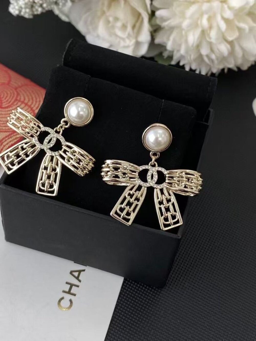 Chanel full-diamond pearl bow earrings 🎀